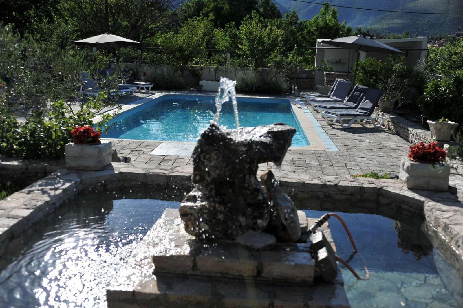 Appartement Pool House Maslina à Mostar Extérieur photo